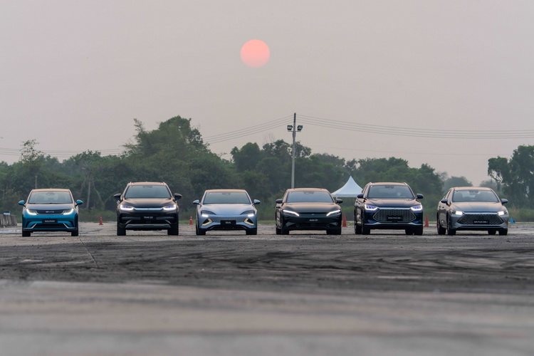 บริษัท เรเว่ ออโตโมทีฟ จำกัด ผู้จัดจำหน่ายและให้บริการหลังการขาย BYD อย่างเป็นทางการในประเทศไทย