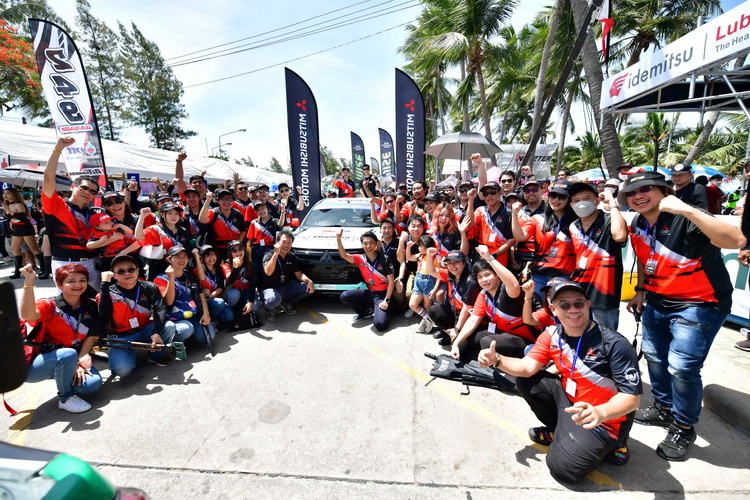 มิตซูบิชิ มอเตอร์ส ประเทศไทย นำทีมลูกค้าเกาะขอบสนามเชียร์ Thailand Super Series 2023