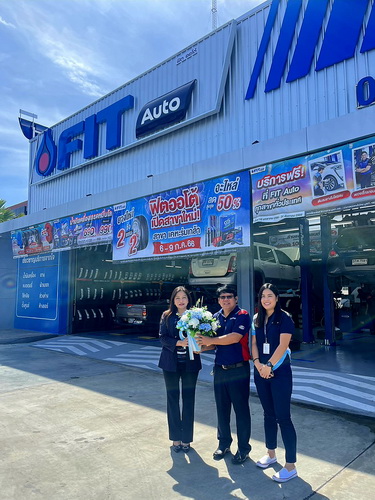 “เบ็นดิกซ์” ร่วมแสดงความยินดี “ศูนย์บริการ ฟิต ออโต้” สาขาเคหะร่มเกล้า