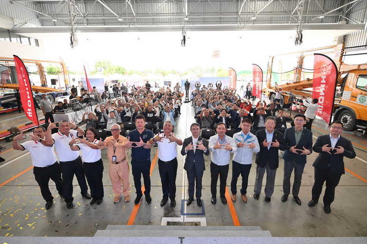 บริษัท ร่วมกิจรุ่งเรือง ทรัค ดีเทลส์ จำกัด เปิดศูนย์บริการแบบ One Stop Service