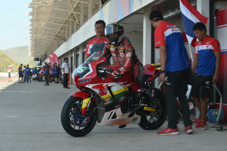 “ฮอนด้า เรซซิ่ง ไทยแลนด์” คว้ากริดสตาร์ตแถว 2