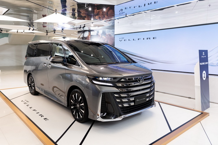 VELLFIRE 2.5 HEV เปิดประสบการณ์ Sport Luxury ใหม่