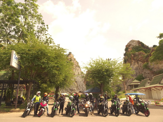 BAJAJ Weekender Rides 2023 #5 แวะเที่ยวตลาดอัมพวา ชมธรรมชาติริมน้ำแม่กลอง