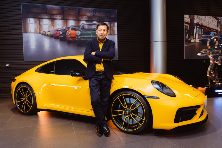 ‘สมเกียรติ แซ่คู’ คนแรกในไทยที่ได้ครอบครอง “ปอร์เช่ 911 Carrera GTS – 30 Years Porsche Thailand Edition”