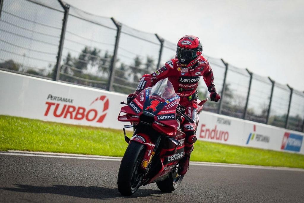 Pecco เข้าสู่มาสเตอร์คลาสจาก P13 ขณะที่ Martin ล้มเหลวในการขึ้นนำที่ Mandalika