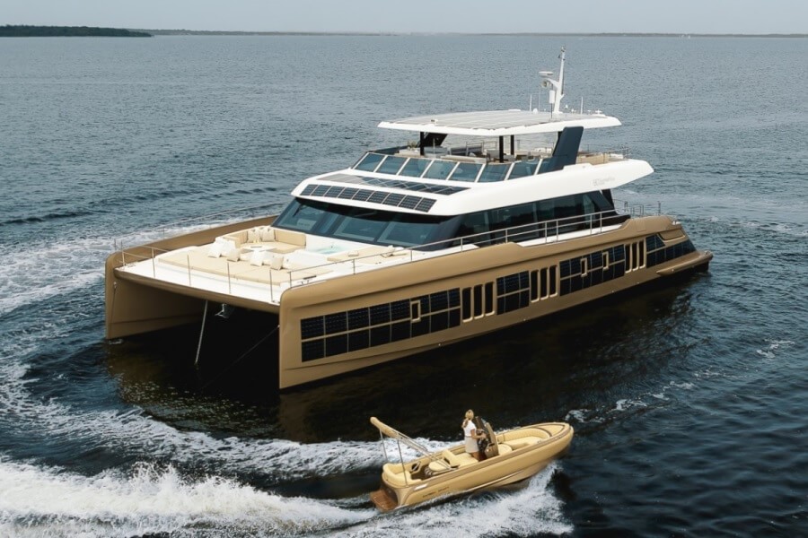 การแสดงที่ฟอร์ตลอเดอร์เดลเป็นเจ้าภาพระดับโลกและการเปิดตัวครั้งแรกในสหรัฐฯ