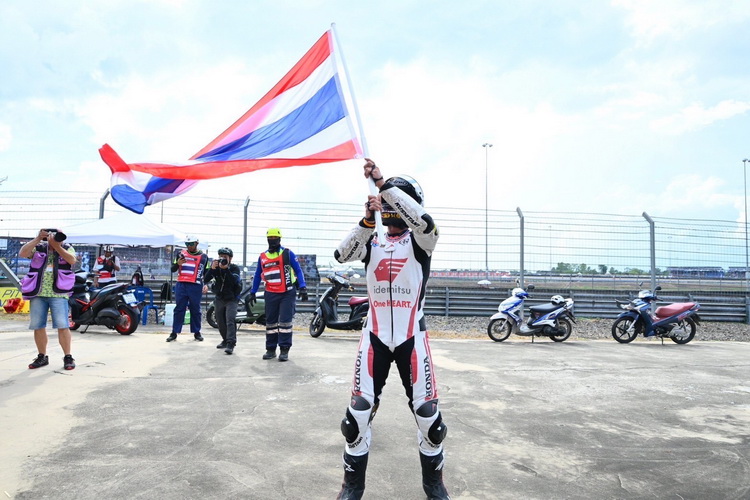 “นักบิดไทยฮอนด้า” ระเบิดฟอร์มโฮมเรซ!