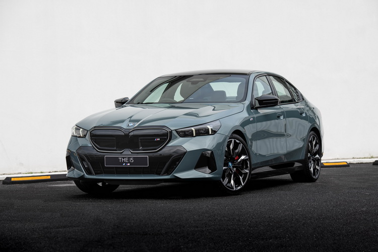 บีเอ็มดับเบิลยู i5eDrive40 M Sportและบีเอ็มดับเบิลยู i5 M60 xDrive