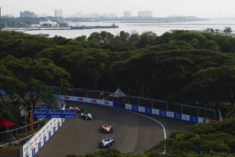 FORMULA E ที่ COP28 : กีฬาชั้นนำต้อง “ทุ่มเททุกอย่าง” เพื่อให้มีความยั่งยืนมากขึ้น