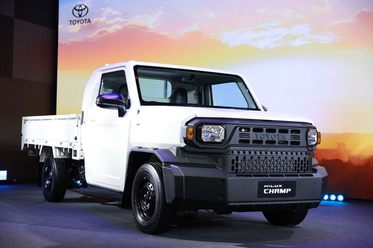 “ALL NEW HILUX CHAMP” รถกระบะท้ายเรียบพร้อมดัดแปลง