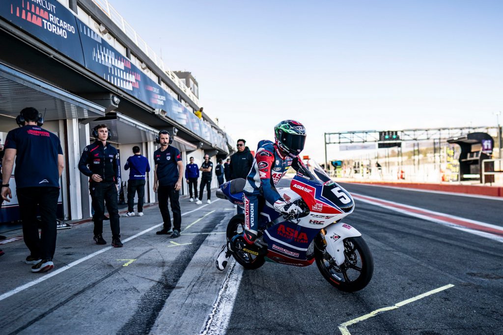 “ก๊องส์-ธัชกร” ซ้อมเข้ม “จูเนียร์จีพี” สนามสุดท้าย บาเลนเซีย