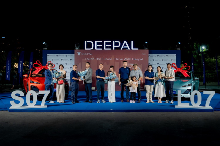 CHANGAN ส่งมอบรถยนต์ ‘DEEPAL L07 และ DEEPAL S07’ ล็อตแรกถึงมือลูกค้าชาวไทย