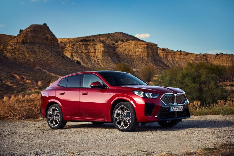 บีเอ็มดับเบิลยู iX2 ใหม่ ที่สุดแห่งสมรรถนะพลังไฟฟ้าในสไตล์รถยนต์อเนกประสงค์แบบคูเป้