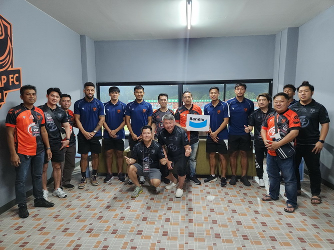 ผ้าเบรกเบ็นดิกซ์พาดีลเลอร์ เยือนสามอ่าวสเตเดียม