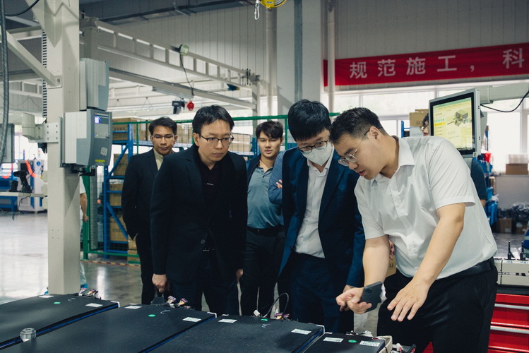 โอโมดา แอนด์ เจคู เชิญ 3 กระทรวงจากไทย เยี่ยมชมโรงงานระบ AI ในประเทศจีน