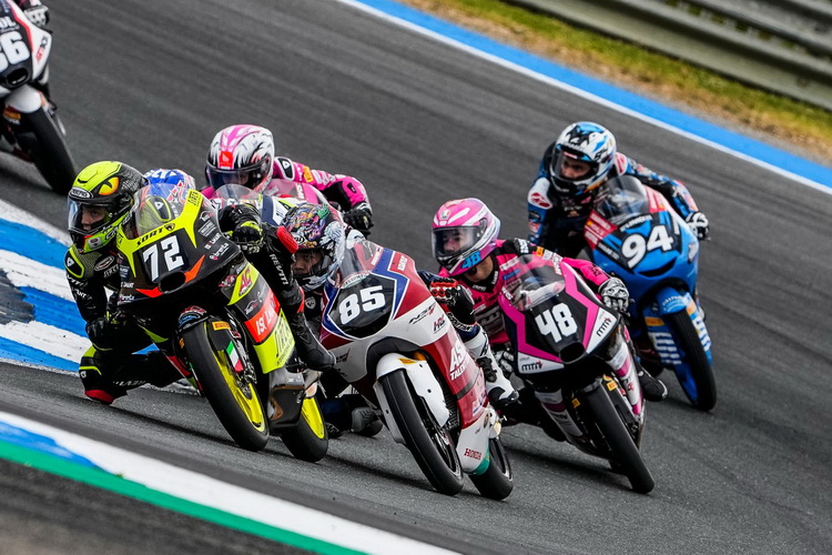 “ไม้คิว-ข้าวกล้อง” เก็บประสบการณ์ในศึก “จูเนียร์จีพี” สนาม 2 โปรตุเกส