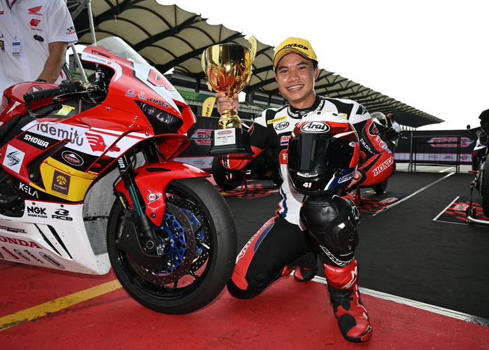 “ชิพ-นครินทร์”บิด Honda CBR1000RR-R เบิ้ลโพเดียมรุ่นใหญ่สุด “แชมป์-ภาสวิชญ์” คว้าท็อป 4 “มาเลเซีย ซูเปอร์ไบค์”