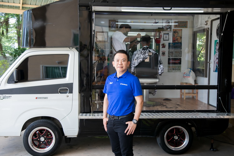 Suzuki Carry Barber Truck ยกขบวน ส่งความสุขแก่ผู้สูงอายุ