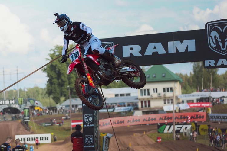 “ทิม ไกเซอร์” โชว์สมรรถนะ Honda CRF450R ดับเบิ้ลโพเดียม MXGP 2024 ที่ ลัตเวีย