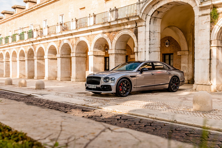 เบนท์ลีย์ เอเชียแปซิฟิก ประกาศยุติการรับจอง Continental GT/GTC และ Flying Spur เครื่องยนต์ V8