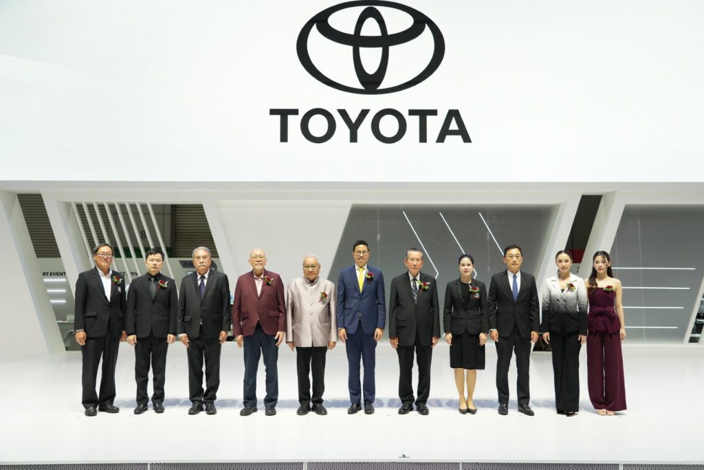 พบรถโตโยต้าหลากหลายรุ่น และบริการครบทุกรูปแบบณ บูธโตโยต้า ในงาน BIG MOTOR SALES 2024