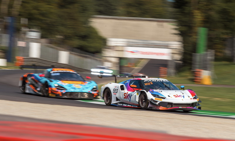 Fanatec GT Europe สร้างความปั่นป่วนในการแข่งขันที่อิตาลีด้วยกฎการเข้าพิทใหม่