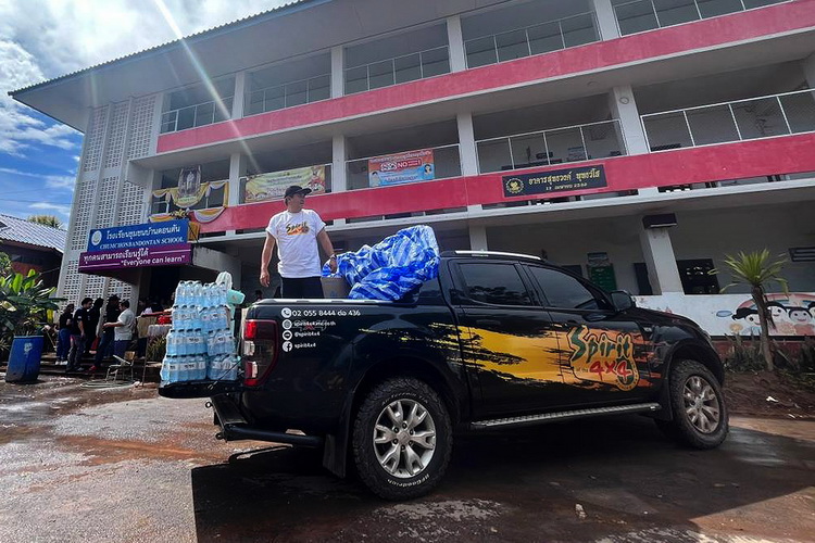 SPIRIT 4×4 ให้กำลังใจผู้ประสบภัยน้ำท่วม จังหวัดน่าน