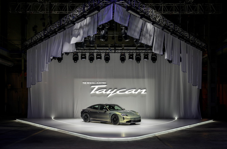 ปอร์เช่ เอเชียแปซิฟิกเปิดบ้านต้อนรับไทคานน์ ใหม่ พร้อมเปิดตัว Taycan Turbo S ‘Celestial Jade’