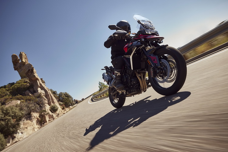 ส่อง 5 รถจักรยานยนต์ไทรอัมพ์ที่เฉิดฉายในภาพยนตร์ระดับโลก