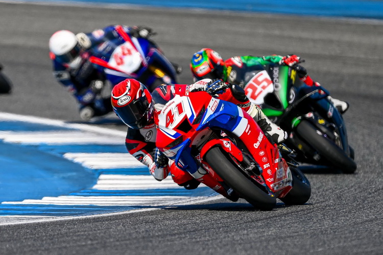 “ชิพ-นครินทร์” บิด Honda CBR1000RR-R คว้าท็อป 4 เอเชีย ซูเปอร์ไบค์ 1000 ซีซี