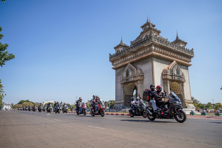 ไทยฮอนด้า พาไบค์เกอร์ 350 ทั้ง Forza และ ADV บุกเส้นทางเร้าใจไทย-ลาว