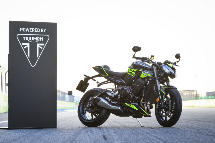 ไทรอัมพ์ มอเตอร์ไซเคิลส์ เปิดโอกาสให้แฟนๆ MOTO2TM ร่วมสนุกลุ้นรับ STREET TRIPLE 765 RS