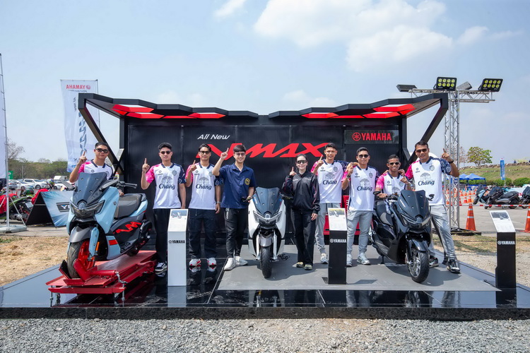ทัพแข้งปราสาทสายฟ้า บุรีรัมย์ ยูไนเต็ดร่วมสัมผัสประสบการณ์ขับขี่ All New YAMAHA NMAX Tech MAX