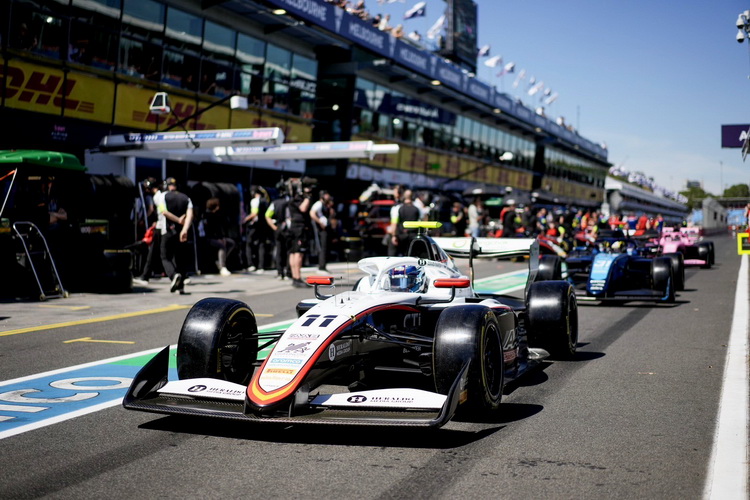 “เติ้น-ทัศนพล” ทำความเร็วทะลุ Top 5 FIA Formula 3