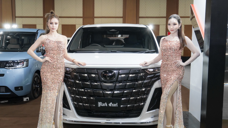 ETON GROUP ขนขบวนรถนำเข้าสุดหรู ลุยงานมอเตอร์โชว์ 2025