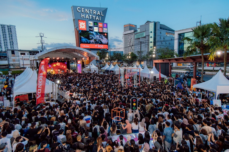 Honda SCOOPY ดึงแฟนคลับร่วมงานกว่า 3,000 คน ณ ลานหน้าเซ็นทรัล หาดใหญ่