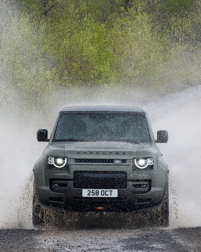 เปิดตัว DEFENDER OCTA ครั้งแรกในไทยฉลองเปิดโชว์รูมแลนด์โรเวอร์โฉมใหม่ ณ สยามพารากอน