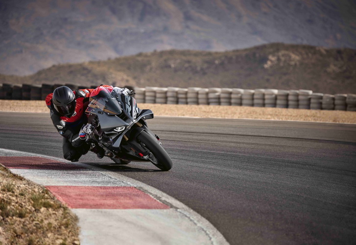 บีเอ็มดับเบิลยู มอเตอร์ราด ประเทศไทยเปิดตัวบีเอ็มดับเบิลยู S 1000 RR ใหม่